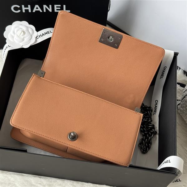 2026127214239338 700